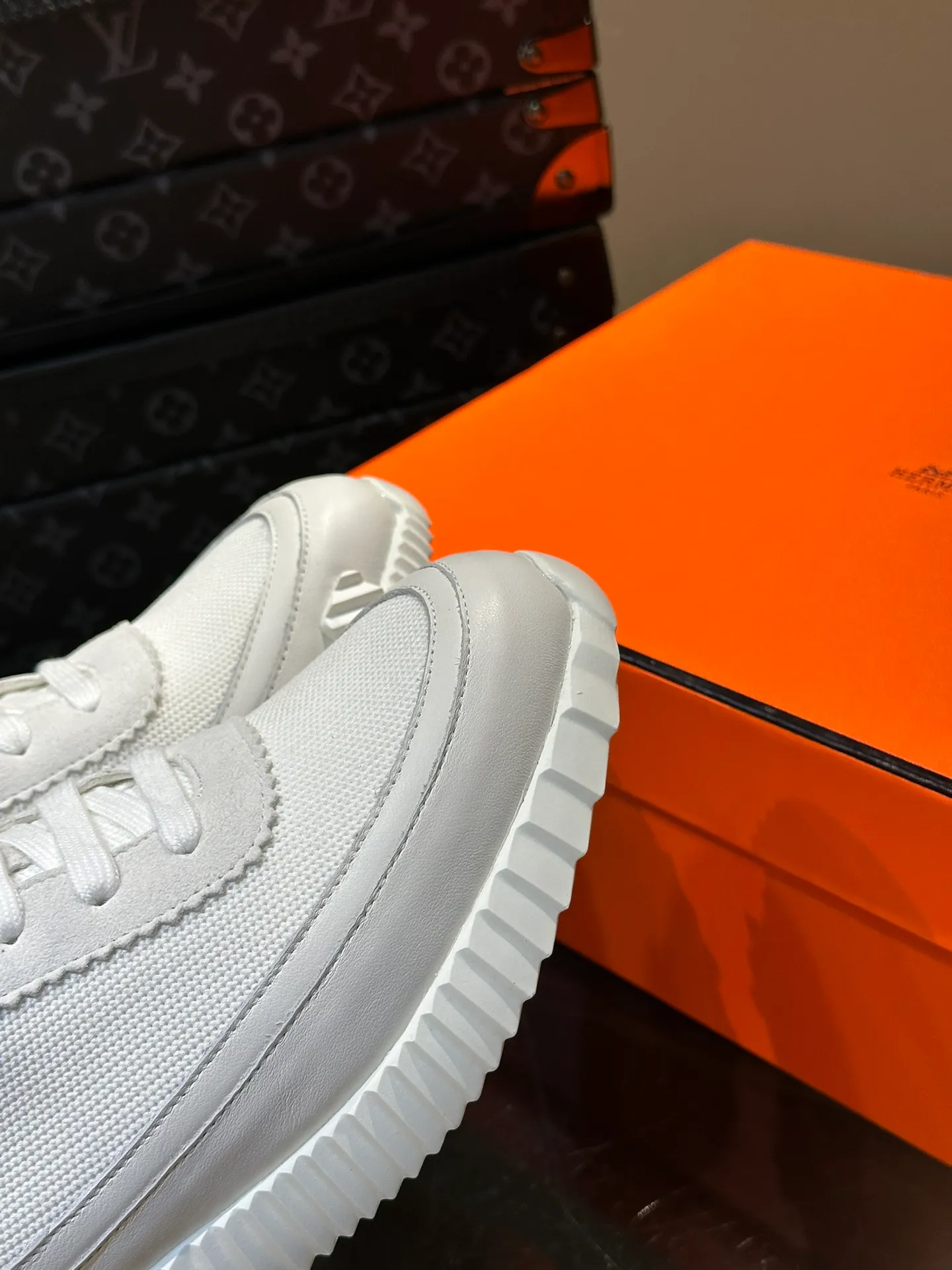 Men's shoes 💰p420 "hermes*" new men's casual sports shoes, the upper is made of cowhide leather and high-end mesh, imported materials, full of texture, the light sole is decorated with contrasting patterns, creating a versatile fashion style. Size: 38-44 (45.46 customized)